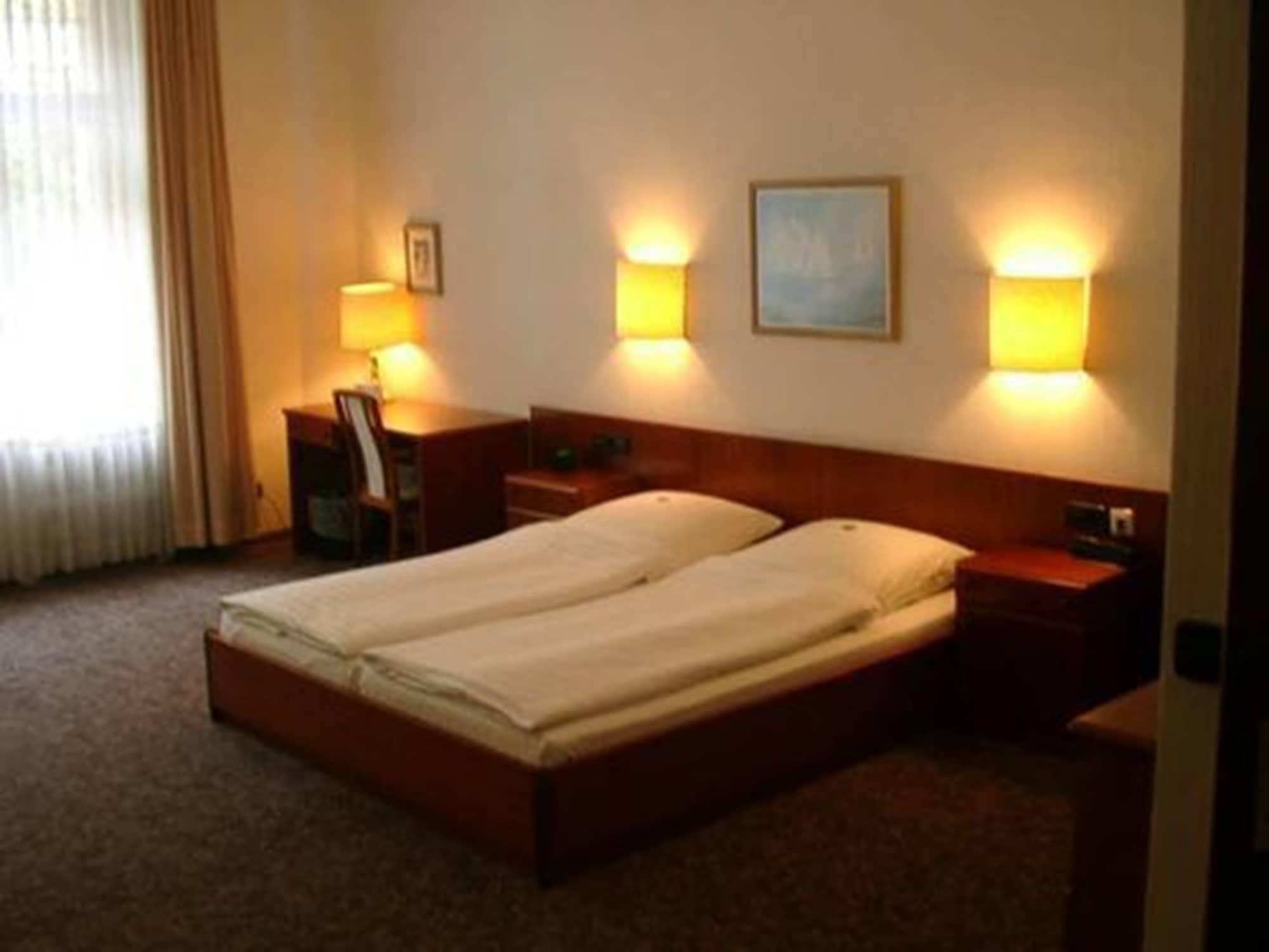 Kurfuerst Am Kurfuerstendamm Berlin Exterior foto