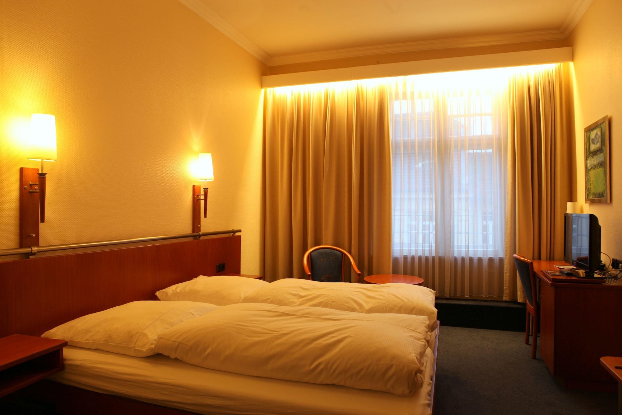 Kurfuerst Am Kurfuerstendamm Berlin Exterior foto