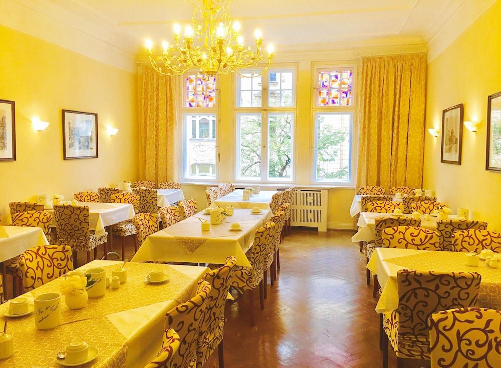 Kurfuerst Am Kurfuerstendamm Berlin Exterior foto