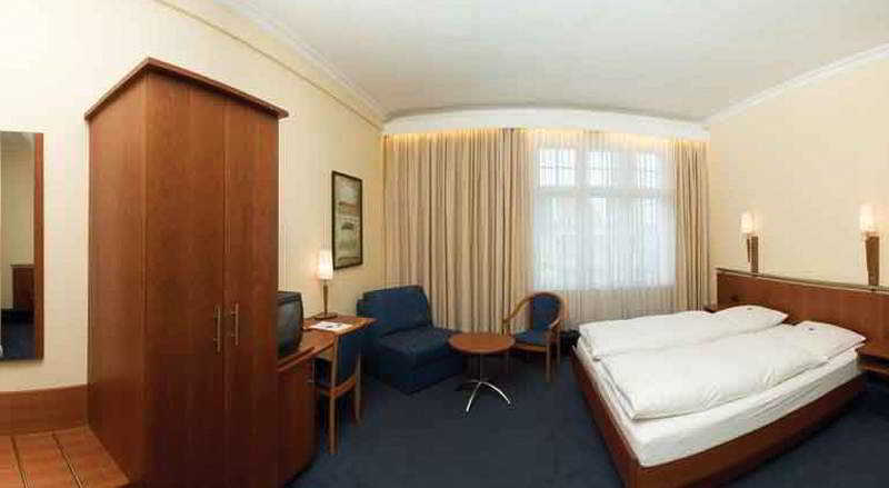 Kurfuerst Am Kurfuerstendamm Berlin Exterior foto